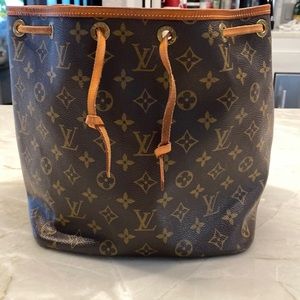 Authentic Louis Vuitton Neo Noe Bucket Bag